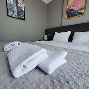 5 Mins To Airport Private Bed & Breakfast